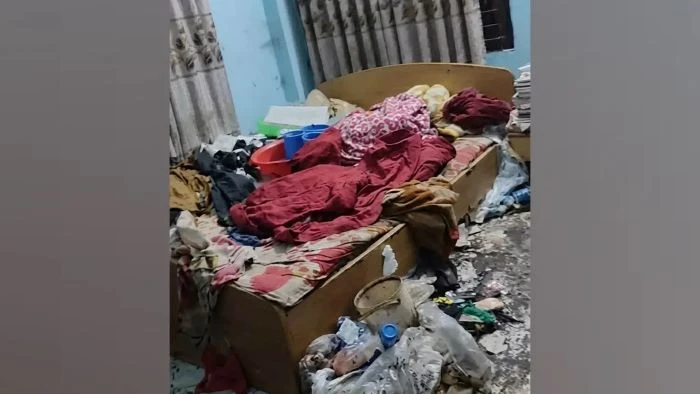 বৃদ্ধা মায়ের মরদেহে পচন ধরলেও খোঁজ নেয়নি কেউ, জানেন না যুগ্ম সচিব-বুয়েটের শিক্ষক ছেলেরা